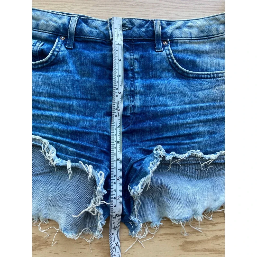 Forever 21 Distressed Short Cut-Off Jean Shorts 29in Waist (Sz8) - Picture 15 of 16